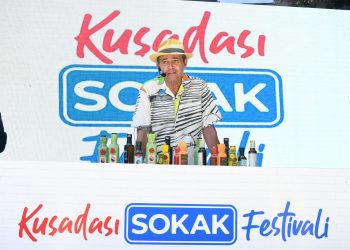 KUŞADASI SOKAK FESTİVALİNİN İKİNCİ GÜNÜ ZEYTİNYAĞI TADIM ATÖLYESİ İLE BAŞLADI