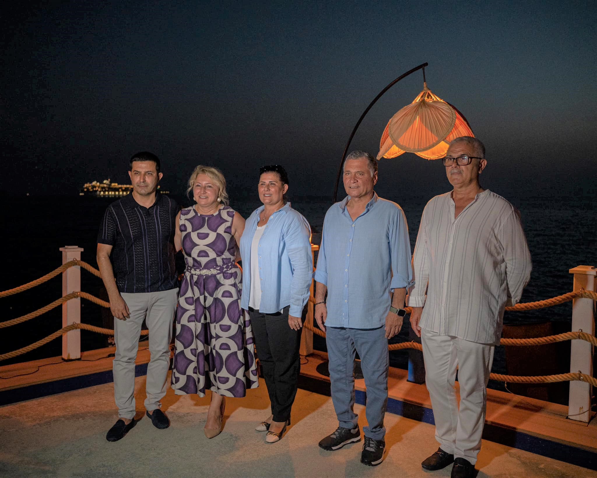 BAŞKAN ÖZLEM ÇERÇİOĞLU’NDAN BAŞKAN ÖMER GÜNEL’E TAM DESTEK: “DAHA UZUN YILLAR ÖMER BAŞKANIMLA BİRLİKTE HİZMET EDECEĞİZ”