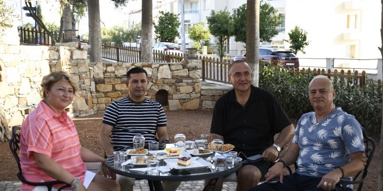 SUNAY AKIN’DAN KUŞADASI BELEDİYE BAŞKANI ÖMER GÜNEL’E ÖVGÜ DOLU SÖZLER