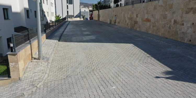 KUŞADASI BELEDİYESİNDEN DEĞİRMENDERE MAHALLESİ’NE 9 BİN METREKARE YENİ YOL DAHA