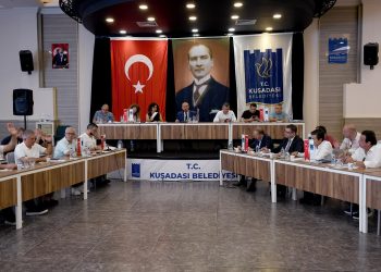 KUŞADALI BALIKÇILARA MALZEME DESTEĞİ