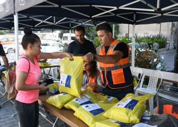 KUŞADASI BELEDİYESİ’NDEN 911 ÖĞRENCİYE KIRTASİYE DESTEĞİ