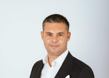 Bir Türlü Dikiş Tutturamadı