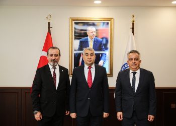 Rektörümüz, Aydın Baro Başkanı ve Başkan Yardımcısını Makamında Ağırladı.