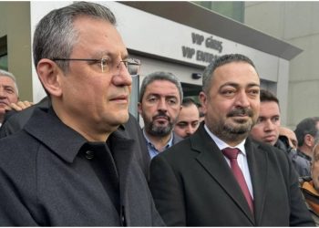 Milletin derdi DEM değil milletin derdi zam, zam, zam.” dedi.