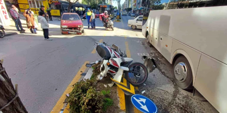 Aydın’da MOTOSİKLETLİ KAZA:  YARALILAR VAR !