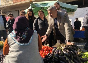 CHP’li Osman Gökmen İncirliova Salı Pazarında halkla sıcak buluşma.