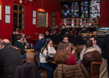 ‘Dada Coffee Roastery’ isimli kafe, Kuşadası’nda açıldı.