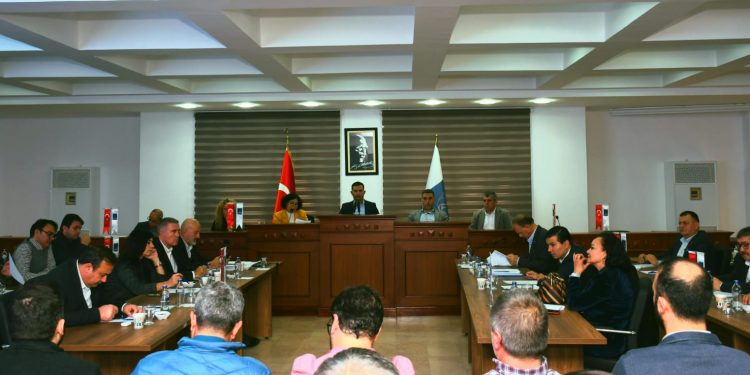 KUŞADASI BELEDİYE MECLİSİ 2024 YILININ İLK TOPLANTISINI YAPTI