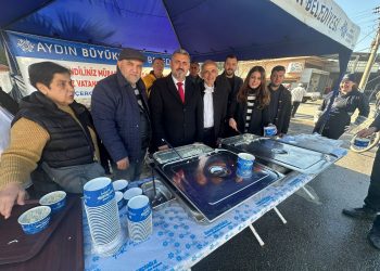 CHP’li Gökmen İncirliova’da Vatandaşın Kandilini Kutladı