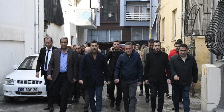 İKİÇEŞMELİK MAHALLESİ ÖMER GÜNEL’İ BAĞRINA BASTI