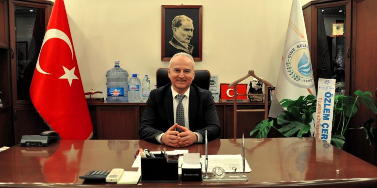 BAŞKAN MEHMET KIVRAK, ÇİNELİLERİN MİRAÇ KANDİLİ’Nİ KUTLADI