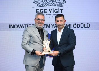 BAŞKAN GÜNEL’E ‘İNOVATİF TURİZM YATIRIMI’ ÖDÜLÜ