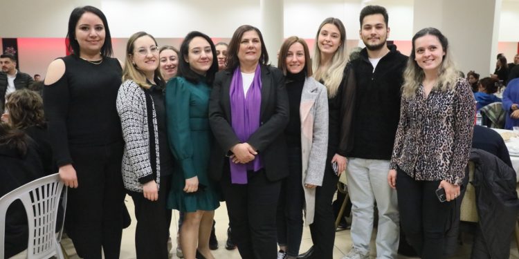 BAŞKAN ÇERÇİOĞLU GENÇLERLE BİR ARAYA GELDİ