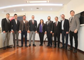 AYDINLI GENÇ İŞ İNSANLARINDAN BAŞKAN ÇERÇİOĞLU’NA ZİYARET