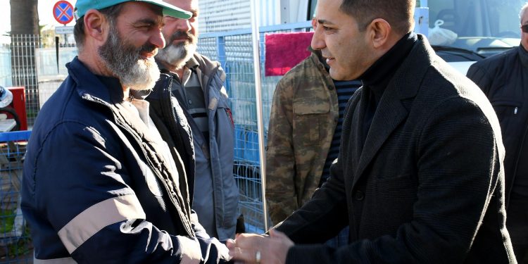 BAŞKAN ÖMER GÜNEL BALIKÇI ESNAFININ YANINDA OLDUĞUNU BİR KEZ DAHA GÖSTERDİ