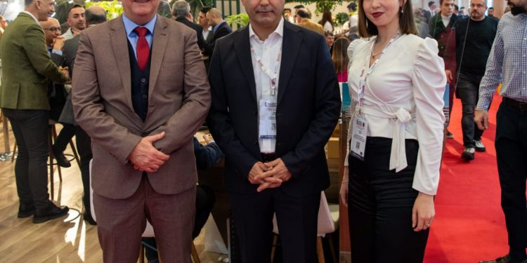 EMITT TURİZM FUARINA KAMPINOVA DAMGA VURDUBAŞKAN ÖMER GÜNEL: “ÖDÜLLÜ PROJEMİZ MAYIS AYINDA KAPILARINI AÇIYOR”