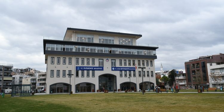 KUŞADASI BELEDİYESİ’NİN TÜM ETKİNLİKLERİ ERTELENDİ