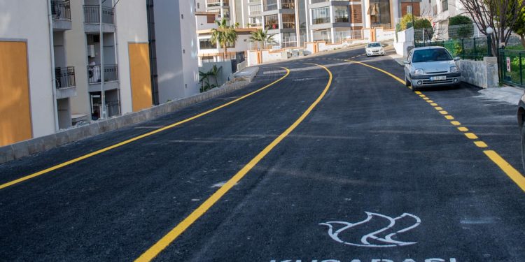 KONFORLU VE GÜVENLİ ULAŞIM İMKANI YENİ YOLLARLA KUŞADALILAR’IN KULLANIMINDA