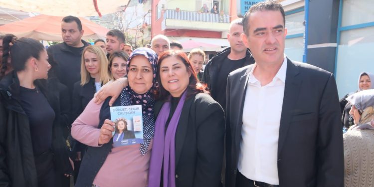 KOÇARLI PAZARINDA ÇERÇİOĞLU’NA YOĞUN İLGİ