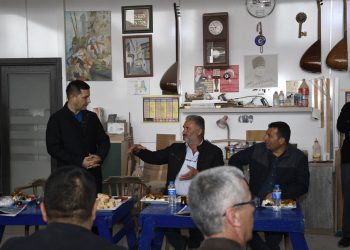 Başkan Ömer Günel, Kuşadası Ağaç İşleri Küçük Sanayi Sitesi zanaatkarlarıyla bir araya geldi.