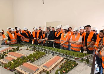 GELECEĞİN MÜHENDİSLERİ KENT MEYDANI PROJESİNE HAYRAN KALDI