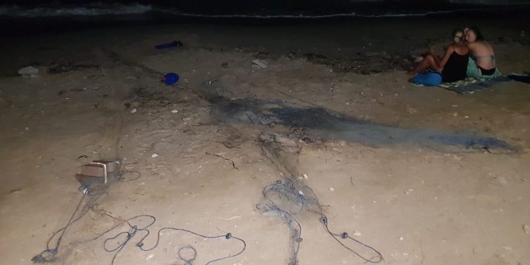 Sahile Attılan 50 Metrelik Ağ Az Kalsın Can alıyordu