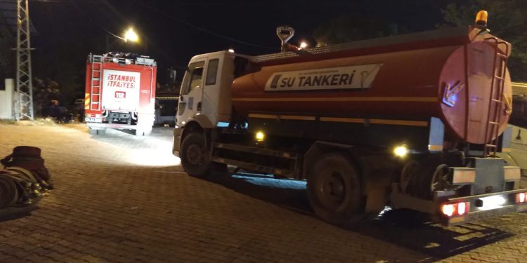 KUŞADASI BELEDİYESİ’NDEN İZMİR’DEKİ ORMAN YANGININI SÖNDÜRME ÇALIŞMALARINA DESTEK