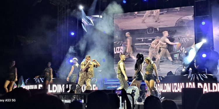 Sefo, Kuşadası’nı Salladı!