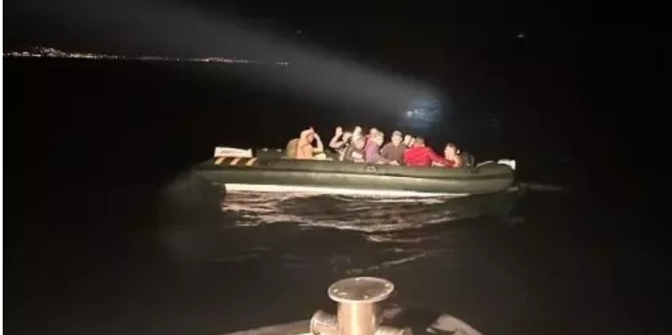 Kuşadası’nda 12 Düzensiz Göçmen Yakalandı