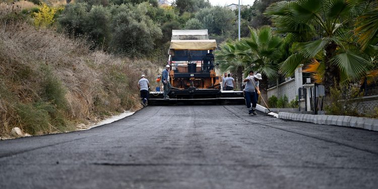 KUŞADASI’NDA GÜÇLÜ ALT VE ÜSTYAPI İÇİN YATIRIMLAR KESİNTİSİZ DEVAM EDİYOR