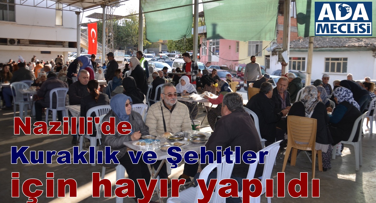 AYDIN (İHA) - AYDIN'IN NAZİLLİ İLÇESİNE BAĞLI PİRLİBEY MAHALLESİ'NDE BİR ARAYA GELEN GENÇLER, BİRLİK, BERABERLİK VE DAYANIŞMA ÖRNEĞİ SERGİLEYİP ŞEHİTLER VE KURAKLIK İÇİN 15 BİN KİŞİLİK KEŞKEK HAYRI DÜZENLEDİ. (ALİ SOYDEMİR/AYDIN-İHA)
Aydın'ın Nazilli ilçesine bağlı Pirlibey Mahallesi'nde bir araya gelen gençler, birlik, beraberlik ve dayanışma örneği sergileyip şehitler ve kuraklık için 15 bin kişilik keşkek hayrı düzenledi.