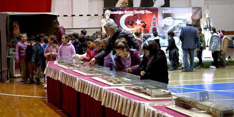 KUŞADALI ÖĞRENCİLER ÇANAKKALE SAVAŞI’NIN BİLİNMEYEN YÖNLERİYLE TANIŞTI