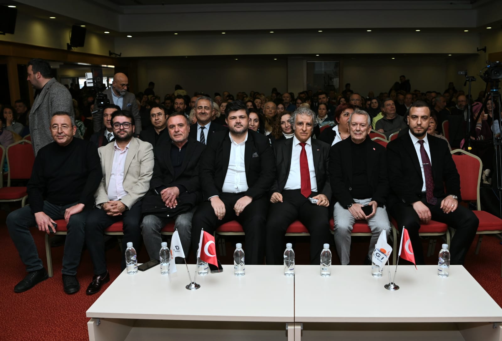 EGE DENİZİ’NDEKİ DEPREMLER KUŞADASI’NDA ELE ALINDI