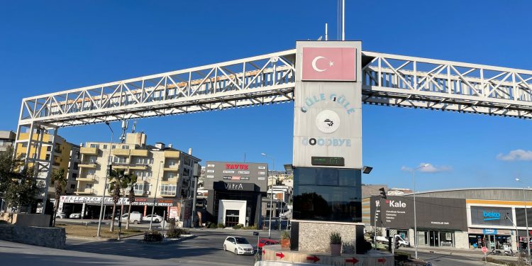 KUŞADASI BELEDİYESİ’NDEN 7 / 24 TEMİZLİK MESAİSİ