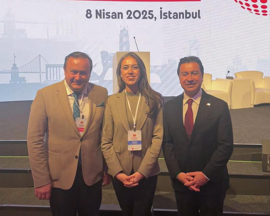 TÜRKİYE ALMANYA KARDEŞ ŞEHİRLER ZİRVESİNE KUŞADASI’NDAN BŞK YARDIMCISI SEYFİ SEYHAN SÜVARİ KATILDI