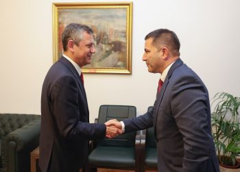 CHP LİDERİ ÖZGÜR ÖZEL’DEN KUŞADASI ÇIKARMASI