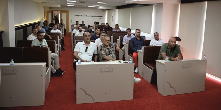 SEYAHAT ACENTALARI VE ÇARŞI ESNAFI TEMSİLCİLERİ KUTO’DA BİR ARAYA GELDİ, SORUNLAR GÖRÜŞÜLDÜ