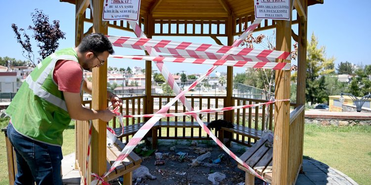 KUŞADASI BELEDİYESİ’NİN TEMİZLİK ÇALIŞANLARINDAN ÇEVREYE DUYARLILIK ÇAĞRISI