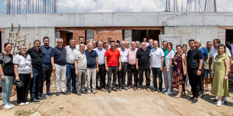 Kuşadası Başkanı İncirliova’da Gönülleri Fethetti!