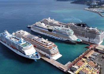 Kuşadası, 611 kruvaziyer gemisi ve yaklaşık 1 milyon yolcu ile Türkiye’nin en yoğun kruvaziyer limanı oldu