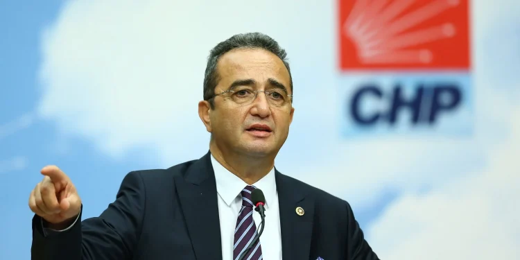 CHP’DE YENİ DÖNEM: GÖLGE KABİNE TEZCAN’A EMANET