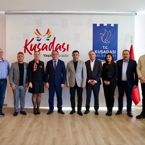 CHP’li Evrim Karakoz Kuşadası’ndan Sert Çıktı: “Cumhuriyet’i ve Halkın Hakkını Savunmaya Devam Edeceğiz”