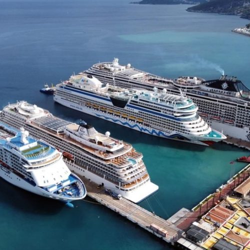 Kuşadası, 611 kruvaziyer gemisi ve yaklaşık 1 milyon yolcu ile Türkiye’nin en yoğun kruvaziyer limanı oldu